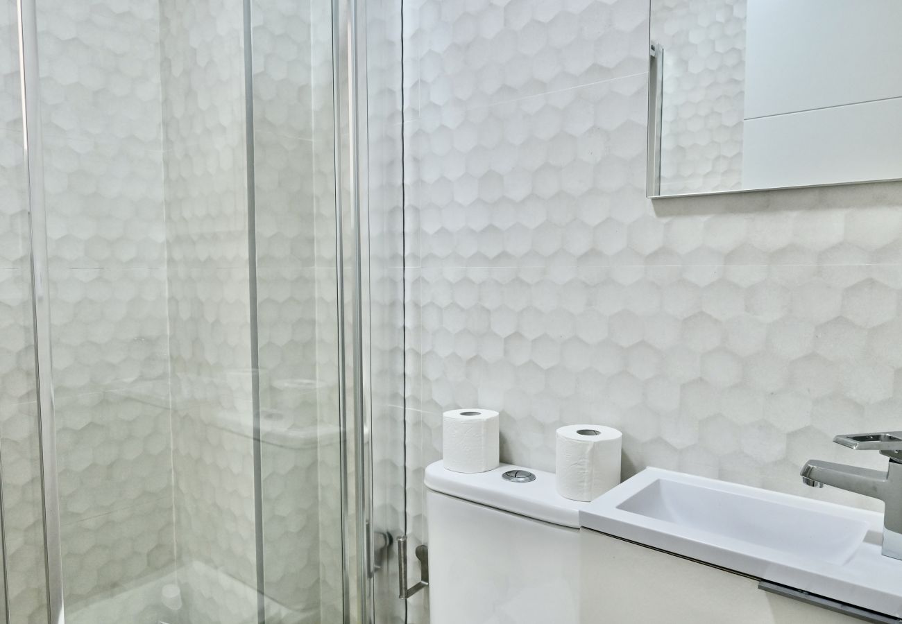 Apartment in Madrid - MADRID RIO - PALACIO REAL- HOSPITAL 12 OCTUBRE -3 ROOMS - 2 BATHROOMS Apartment in Madrid - MADRID RIO - PALACIO REAL- HOSPITAL 12 OCTUBRE -3 ROOMS - 2 BATHROOMS