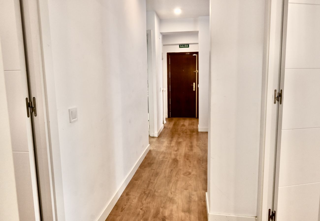 Apartment in Madrid - MADRID RIO - PALACIO REAL- HOSPITAL 12 OCTUBRE -3 ROOMS - 2 BATHROOMS Apartment in Madrid - MADRID RIO - PALACIO REAL- HOSPITAL 12 OCTUBRE -3 ROOMS - 2 BATHROOMS