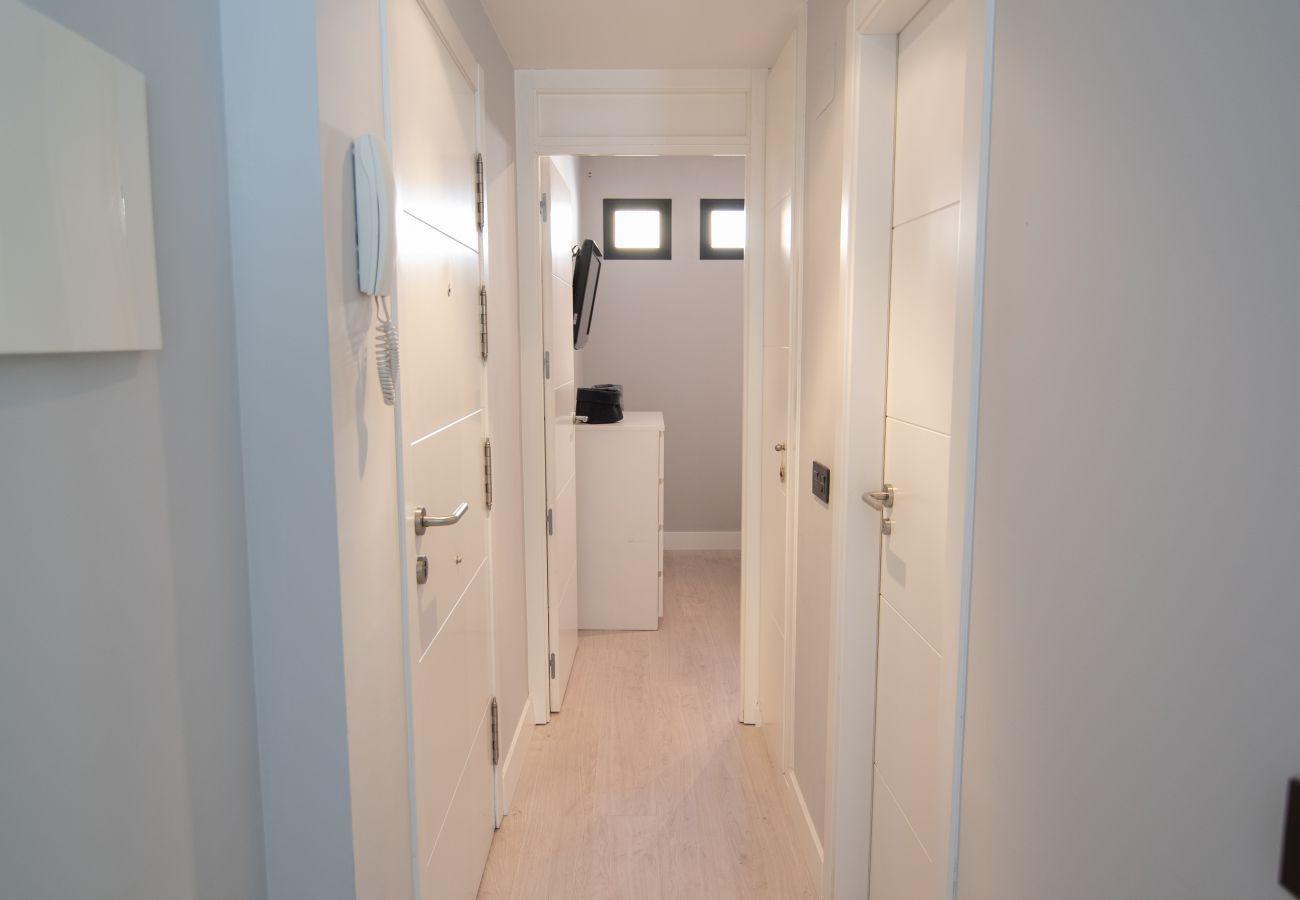 Apartment in Madrid - M (JMC 5) BERNABEU R. MADRID STADIUM APARTMENT 1 ROOM 2 PAX PARKING  - MADRID BUSINESS CENTER Apartment in Madrid - M (JMC 5) BERNABEU R. MADRID STADIUM APARTMENT 1 ROOM 2 PAX PARKING  - MADRID BUSINESS CENTER