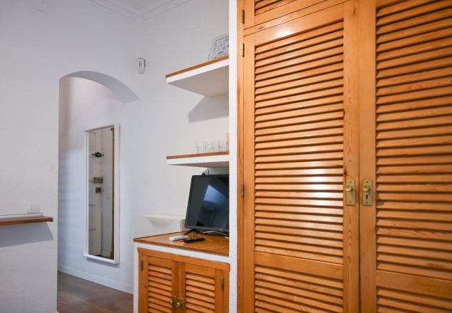 Studio in Madrid - COZY APARTMENT-LAVAPIES- MADRID CITY CENTER Studio in Madrid - COZY APARTMENT-LAVAPIES- MADRID CITY CENTER