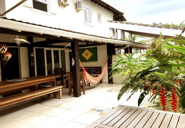  in São Sebastião - Casa c lazer e wifi em frente à praia de Maresias