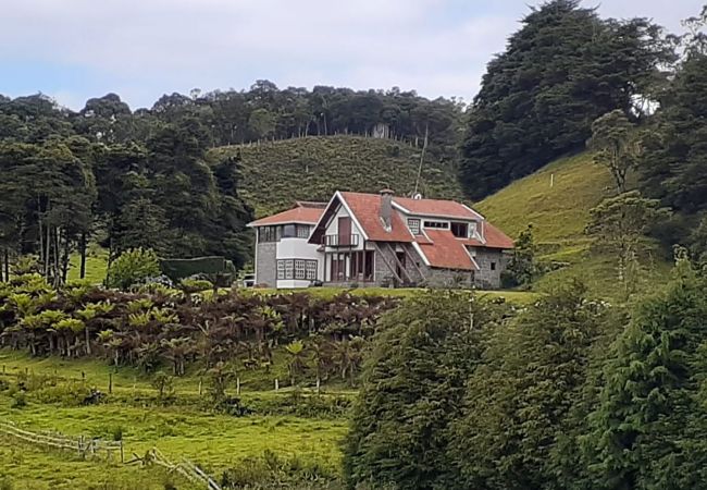  in Cunha - Chácara com Wi-Fi, churrasqueira e lazer em Cunha