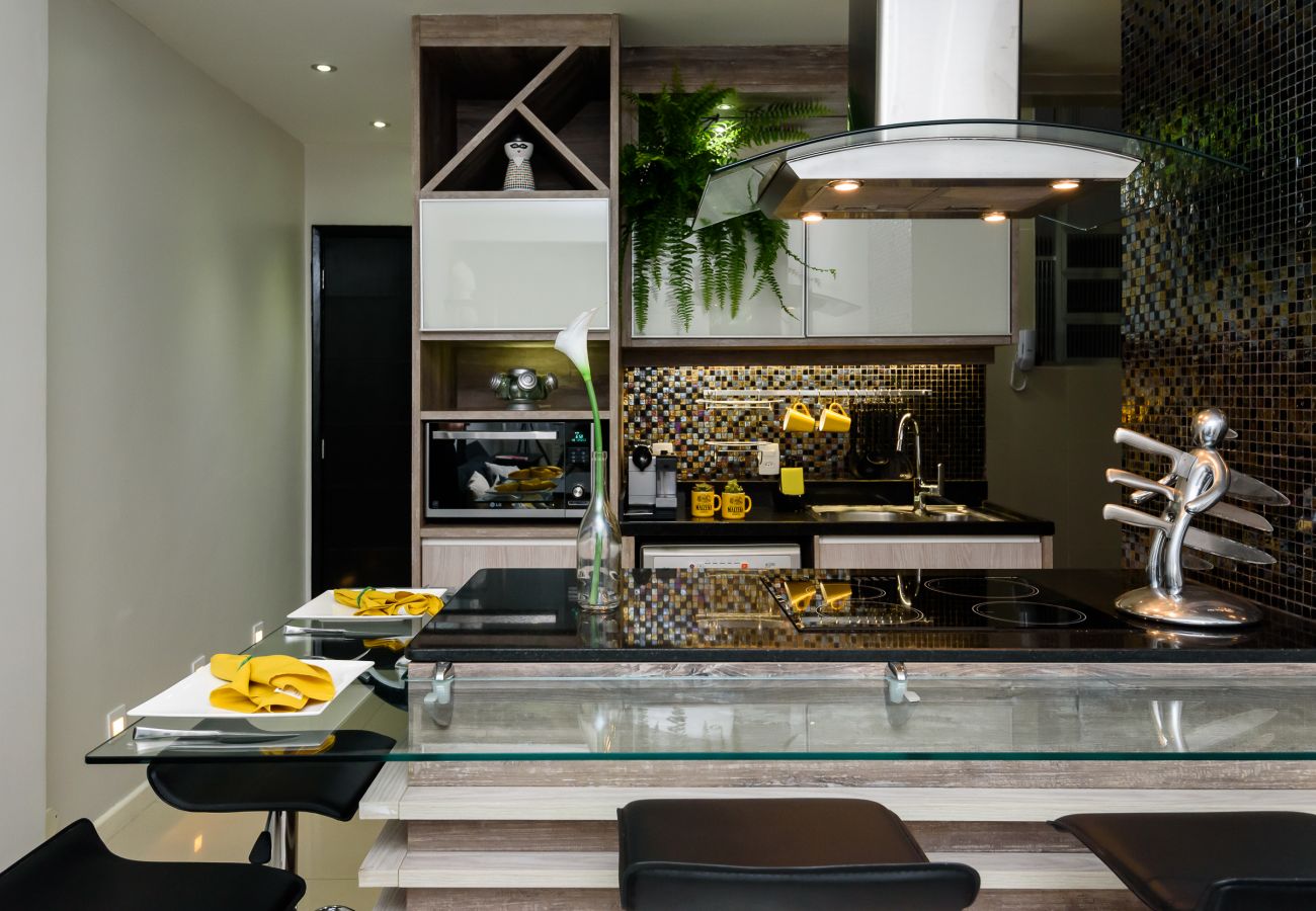 Kitchen American kitchen with seating for dinner.