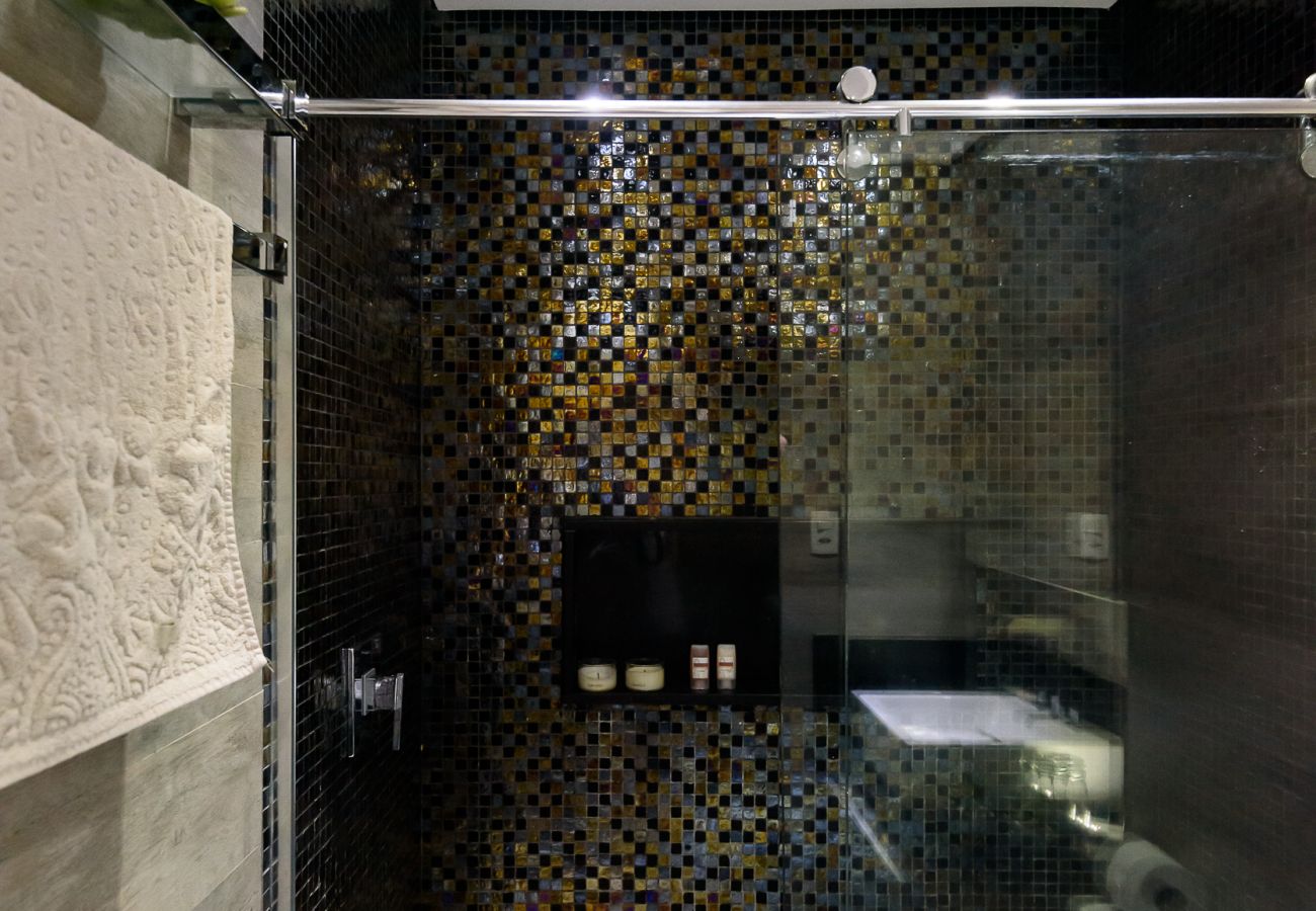 bathroom Fully equipped bathroom