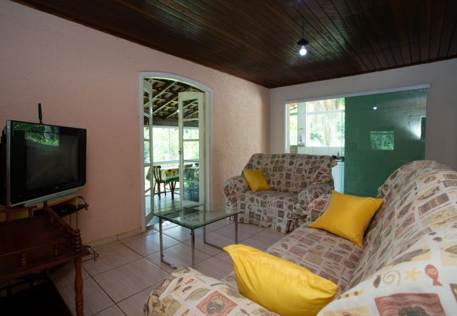 House in Ibiúna - Chácara c piscina, churrasqueira e Wi-Fi em Ibiúna House in Ibiúna - Chácara c piscina, churrasqueira e Wi-Fi em Ibiúna