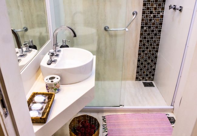 Apartment in Rio de Janeiro - 5 minutes from Leblon Beach | AP204 Apartment in Rio de Janeiro - 5 minutes from Leblon Beach | AP204