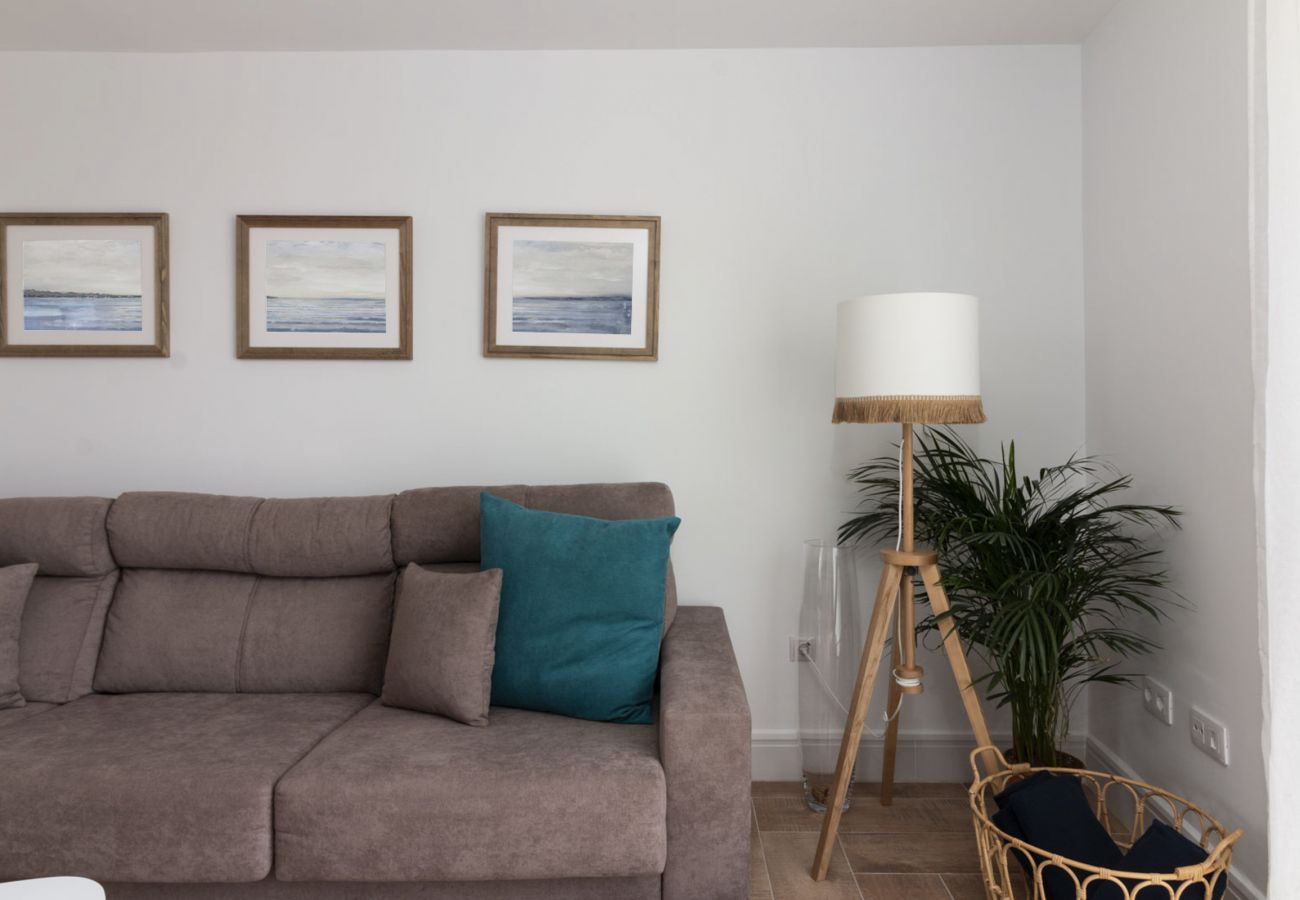 Apartment in Los Cristianos - HomeForGuest Ático Cecilia con terraza y vistas al mar en Los Cristianos Apartment in Los Cristianos - HomeForGuest Ático Cecilia con terraza y vistas al mar en Los Cristianos