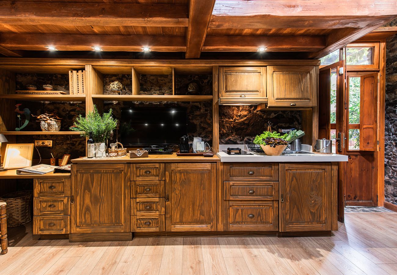 Apartment in Tacoronte - HomeForGuest Cosy rural flat El Romero with large gardens Apartment in Tacoronte - HomeForGuest Cosy rural flat El Romero with large gardens