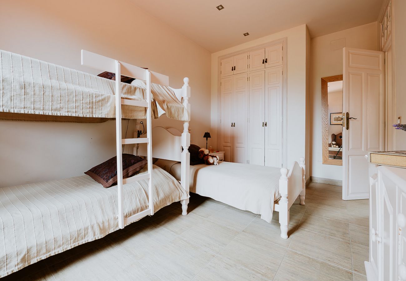 Cottage in Tacoronte - HomeForGuest Rural House El Laurel with terrace and large gardens Cottage in Tacoronte - HomeForGuest Rural House El Laurel with terrace and large gardens