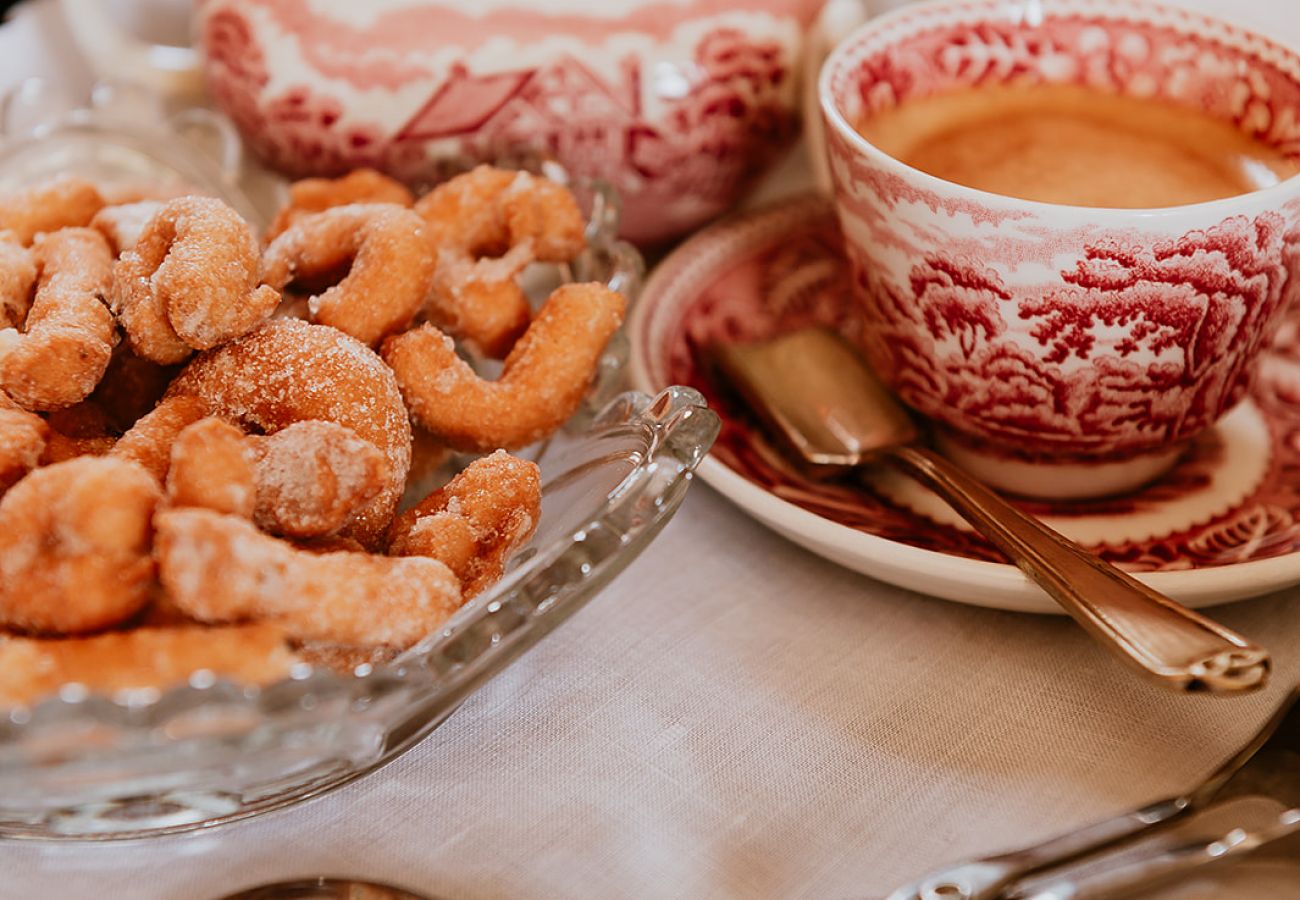 Cottage in Tacoronte - HomeForGuest Rural House El Laurel with terrace and large gardens Cottage in Tacoronte - HomeForGuest Rural House El Laurel with terrace and large gardens