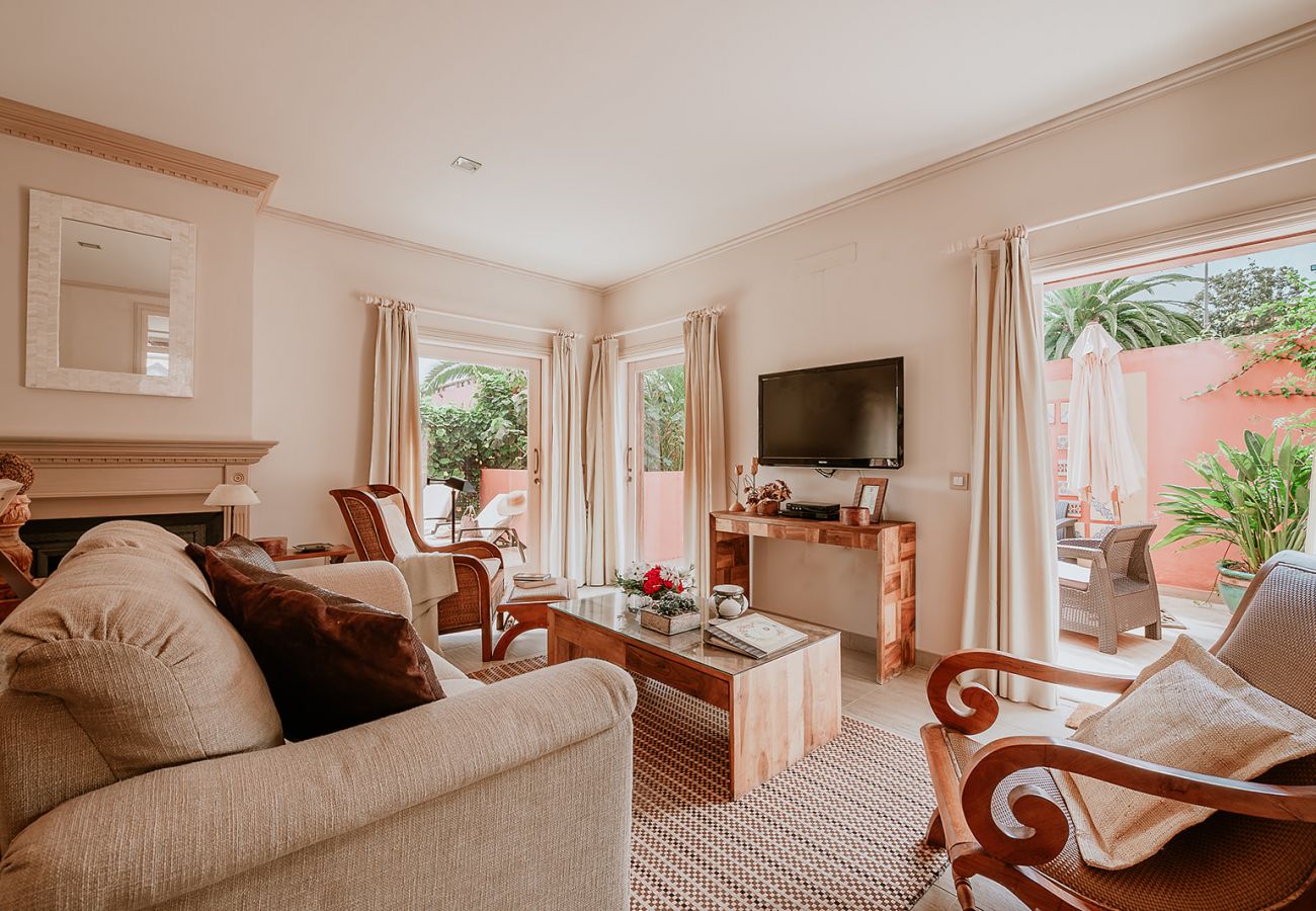 Cottage in Tacoronte - HomeForGuest Rural House El Laurel with terrace and large gardens Cottage in Tacoronte - HomeForGuest Rural House El Laurel with terrace and large gardens