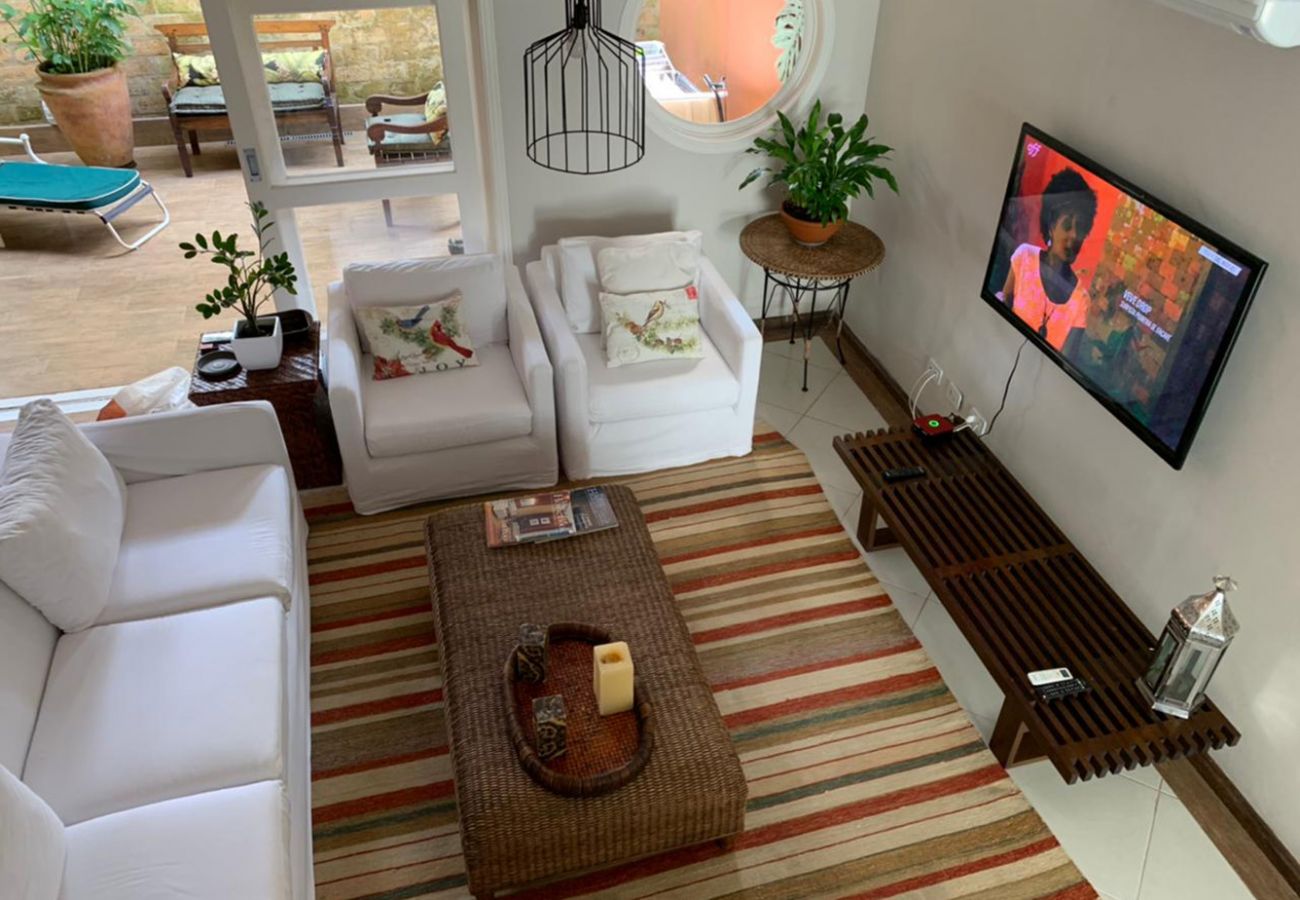 House in São Sebastião - Casa com piscina e churrasq na Praia de Camburí