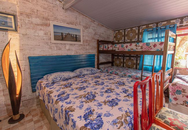Villa in Ilhabela - Chalé aconchegante a 5 minutos da Praia do Perequê
