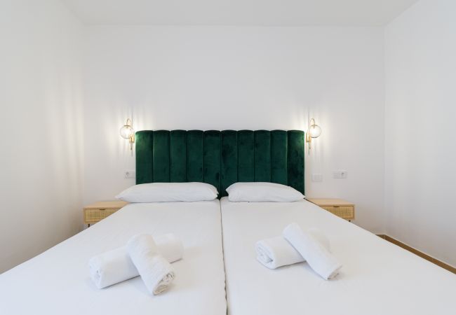Apartment in Corralejo - Modern apartment. Swimming pool and terrace. Right on the beach in Corralejo - Home For Guest Apartment in Corralejo - Modern apartment. Swimming pool and terrace. Right on the beach in Corralejo - Home For Guest