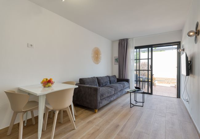 Apartment in Corralejo - Modern apartment. Swimming pool and terrace. Right on the beach in Corralejo - Home For Guest Apartment in Corralejo - Modern apartment. Swimming pool and terrace. Right on the beach in Corralejo - Home For Guest