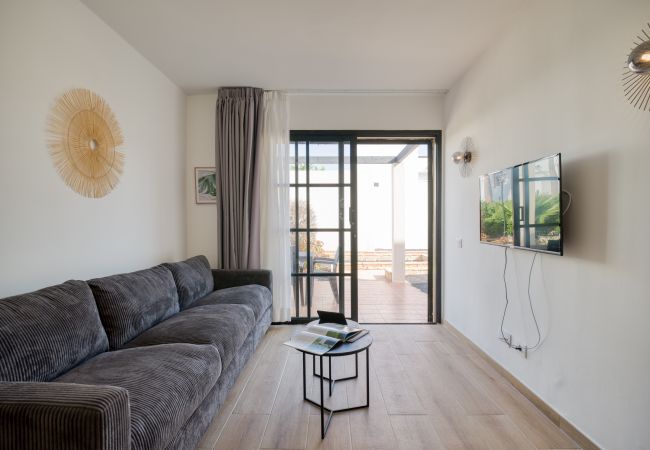 Apartment in Corralejo - Modern apartment. Swimming pool and terrace. Right on the beach in Corralejo - Home For Guest Apartment in Corralejo - Modern apartment. Swimming pool and terrace. Right on the beach in Corralejo - Home For Guest