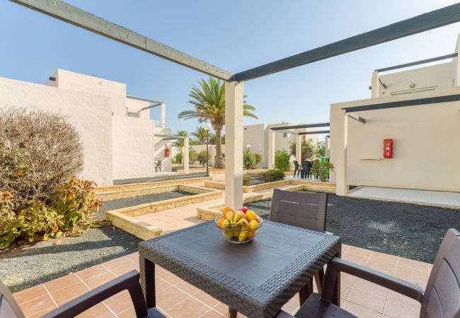 Apartment in Corralejo - Modern apartment. Swimming pool and terrace. Right on the beach in Corralejo - Home For Guest Apartment in Corralejo - Modern apartment. Swimming pool and terrace. Right on the beach in Corralejo - Home For Guest