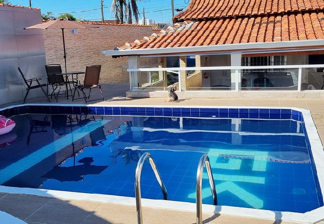  in Praia Grande - Incrível casa com piscina e Wi-Fi em Mongaguá/SP 
