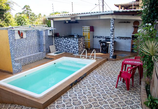 in Camaçari - Casa com Churrasqueira e Piscina em Camaçari/BA