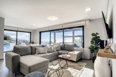 Villa in Estreito Calheta - Villa de la Ponte by Atlantic Holiday