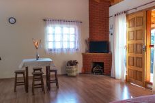 Apartment in Sapucaí-Mirim - Aconchegante chalé com Wi-Fi em Sapucaí Mirim/MG