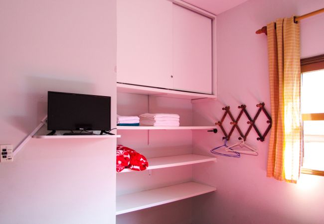 Apartment in Ubatuba - Apto confortável c Wi-Fi e próx à Praia Grande/SP Apartment in Ubatuba - Apto confortável c Wi-Fi e próx à Praia Grande/SP