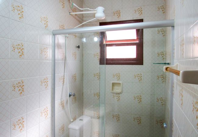 Apartment in Ubatuba - Apto confortável c Wi-Fi e próx à Praia Grande/SP Apartment in Ubatuba - Apto confortável c Wi-Fi e próx à Praia Grande/SP