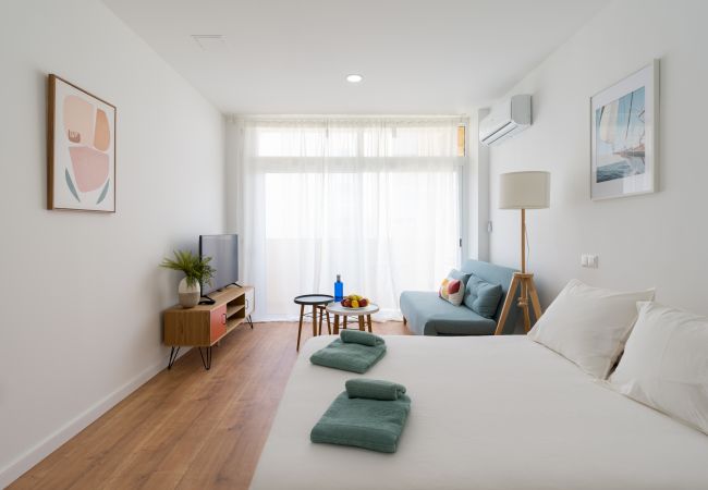 Studio in Las Palmas de Gran Canaria - HomeForGuest Studio Sol Canteras with terrace  Studio in Las Palmas de Gran Canaria - HomeForGuest Studio Sol Canteras with terrace