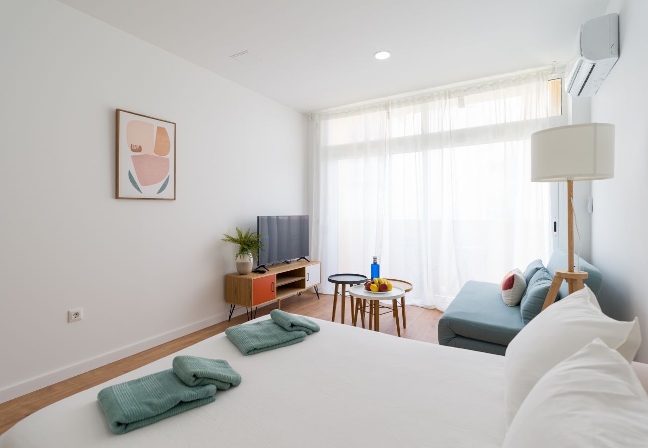 Studio in Las Palmas de Gran Canaria - HomeForGuest Studio Sol Canteras with terrace  Studio in Las Palmas de Gran Canaria - HomeForGuest Studio Sol Canteras with terrace