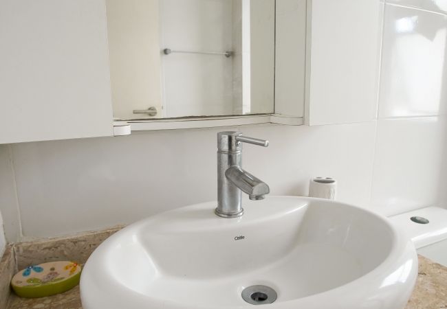 Apartment in Rio de Janeiro - LUC115| Flat na praia da Barra com piscina e sauna Apartment in Rio de Janeiro - LUC115| Flat na praia da Barra com piscina e sauna