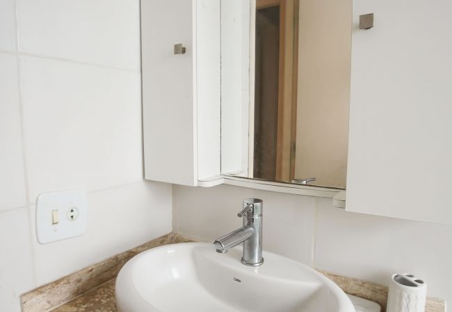 Apartment in Rio de Janeiro - LUC115| Flat na praia da Barra com piscina e sauna Apartment in Rio de Janeiro - LUC115| Flat na praia da Barra com piscina e sauna