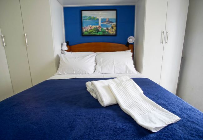 Apartment in Rio de Janeiro - LUC115| Flat na praia da Barra com piscina e sauna Apartment in Rio de Janeiro - LUC115| Flat na praia da Barra com piscina e sauna