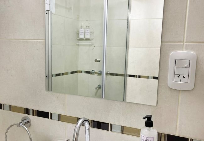 House in Mendoza - 10 dormitorios en Suite. Excelente ubicación House in Mendoza - 10 dormitorios en Suite. Excelente ubicación