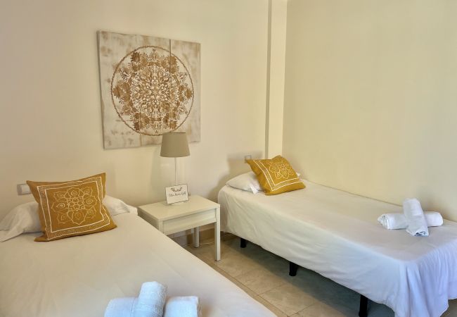 Villa in San Bartolomé de Tirajana - HomeForGuest Villa in Salobre with magnificent views of the golf course. Villa in San Bartolomé de Tirajana - HomeForGuest Villa in Salobre with magnificent views of the golf course.