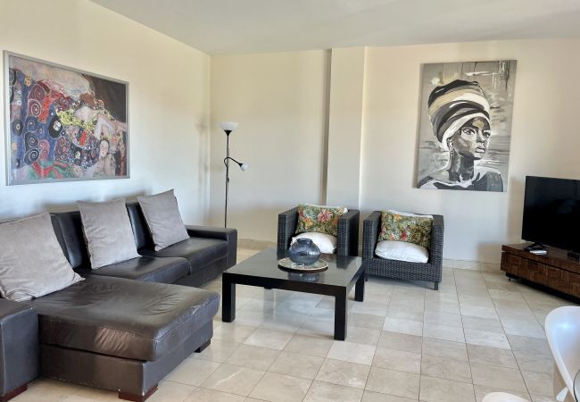 Villa in San Bartolomé de Tirajana - HomeForGuest Villa in Salobre with magnificent views of the golf course. Villa in San Bartolomé de Tirajana - HomeForGuest Villa in Salobre with magnificent views of the golf course.