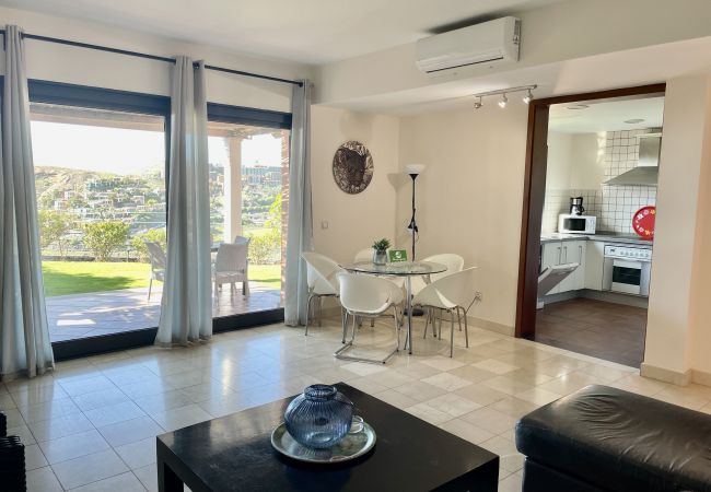 Villa in San Bartolomé de Tirajana - HomeForGuest Villa in Salobre with magnificent views of the golf course. Villa in San Bartolomé de Tirajana - HomeForGuest Villa in Salobre with magnificent views of the golf course.