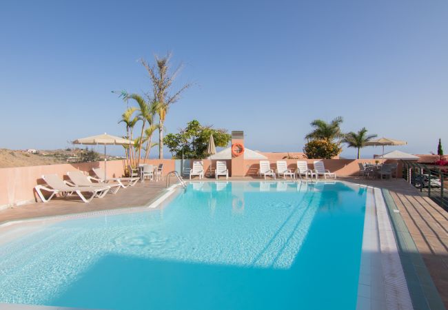 Villa in San Bartolomé de Tirajana - HomeForGuest Villa in Salobre with magnificent views of the golf course. Villa in San Bartolomé de Tirajana - HomeForGuest Villa in Salobre with magnificent views of the golf course.