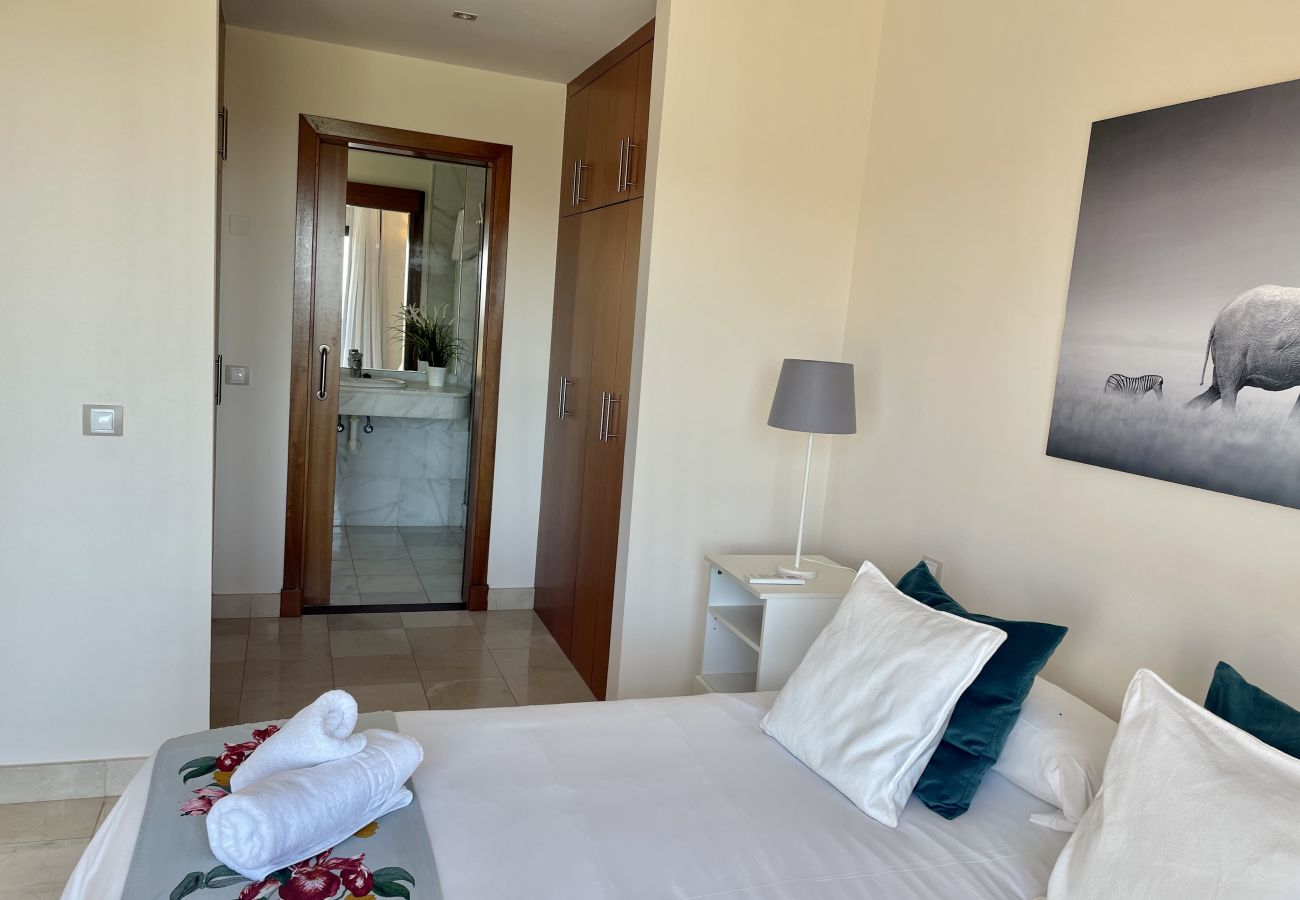 Villa in San Bartolomé de Tirajana - HomeForGuest Villa in Salobre with magnificent views of the golf course. Villa in San Bartolomé de Tirajana - HomeForGuest Villa in Salobre with magnificent views of the golf course.