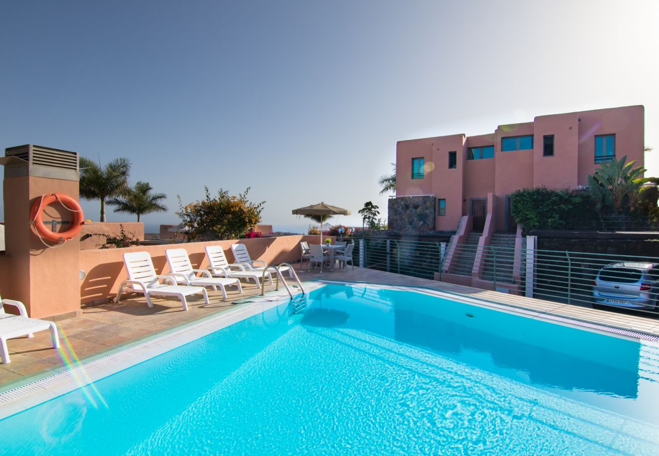 Villa in San Bartolomé de Tirajana - HomeForGuest Villa in Salobre with magnificent views of the golf course. Villa in San Bartolomé de Tirajana - HomeForGuest Villa in Salobre with magnificent views of the golf course.