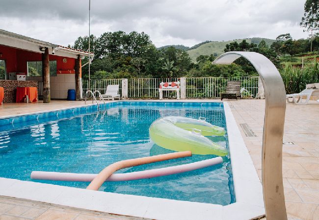 Villa in Nazaré Paulista - Chalé c piscina e lazer completo - Nazaré Paulista
