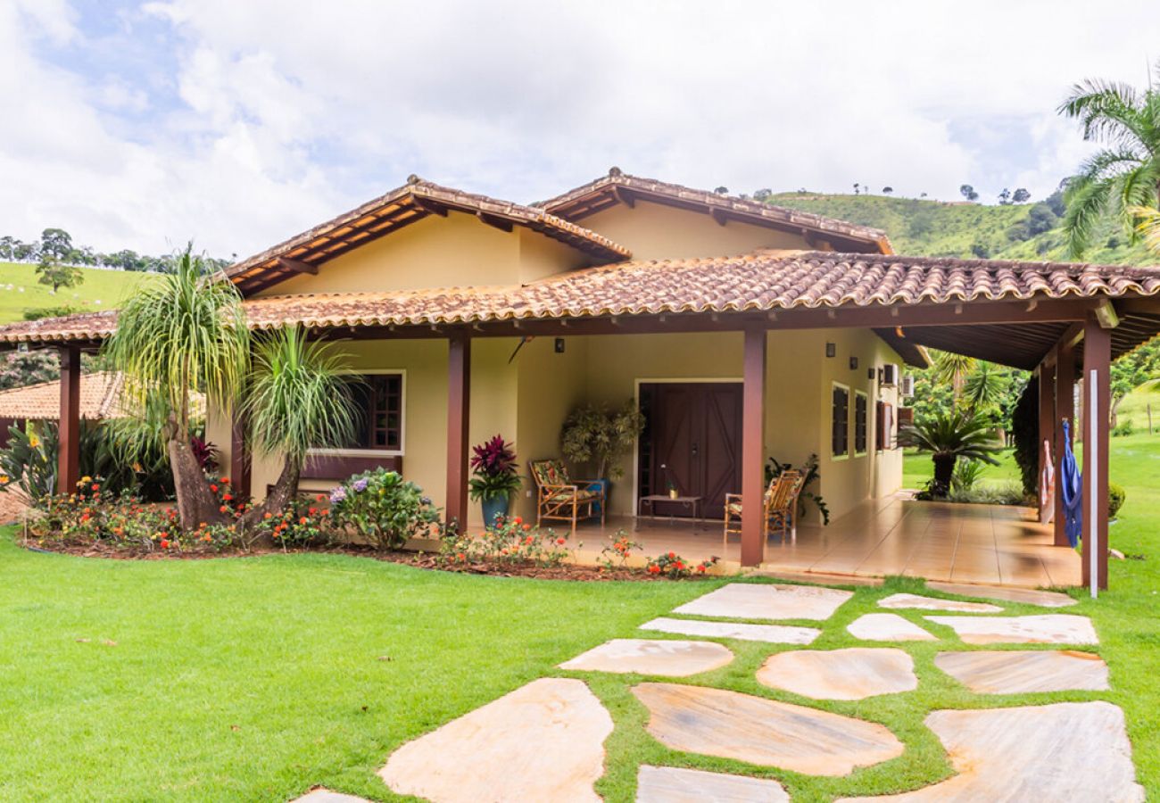House in Capitólio - CASA CAPITÓLIO / ESCARPAS- Morada da Onça e Piscina
