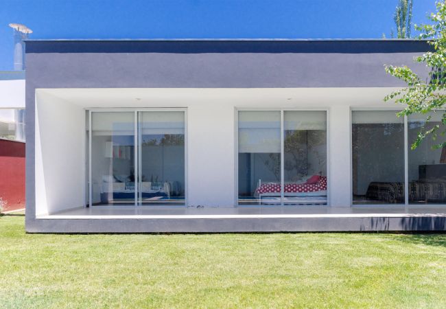 House in Maipù -  Casa con pileta y quincho a 5 minutos de Chacras! House in Maipù -  Casa con pileta y quincho a 5 minutos de Chacras!