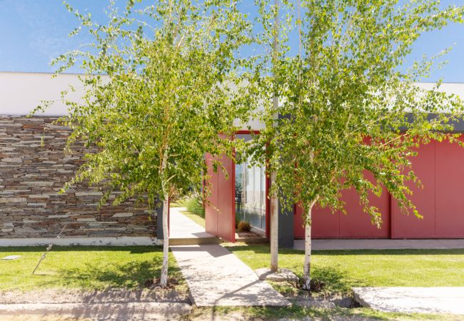 House in Maipù -  Casa con pileta y quincho a 5 minutos de Chacras! House in Maipù -  Casa con pileta y quincho a 5 minutos de Chacras!