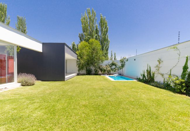 House in Maipù -  Casa con pileta y quincho a 5 minutos de Chacras! House in Maipù -  Casa con pileta y quincho a 5 minutos de Chacras!