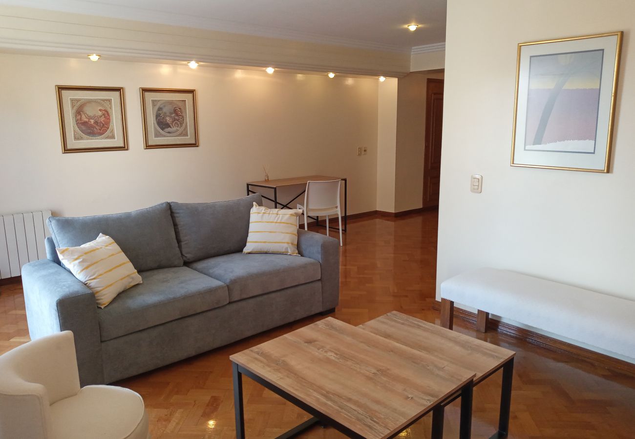 Apartment in Mendoza -  Elegante y amplio dpto en la peatonal de Mza