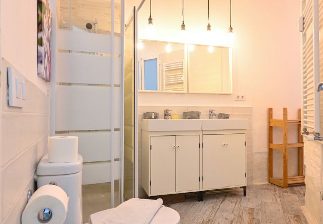 Apartment in Madrid - Moderno y elegante ap. Barrio Ibiza MEN30 Apartment in Madrid - Moderno y elegante ap. Barrio Ibiza MEN30