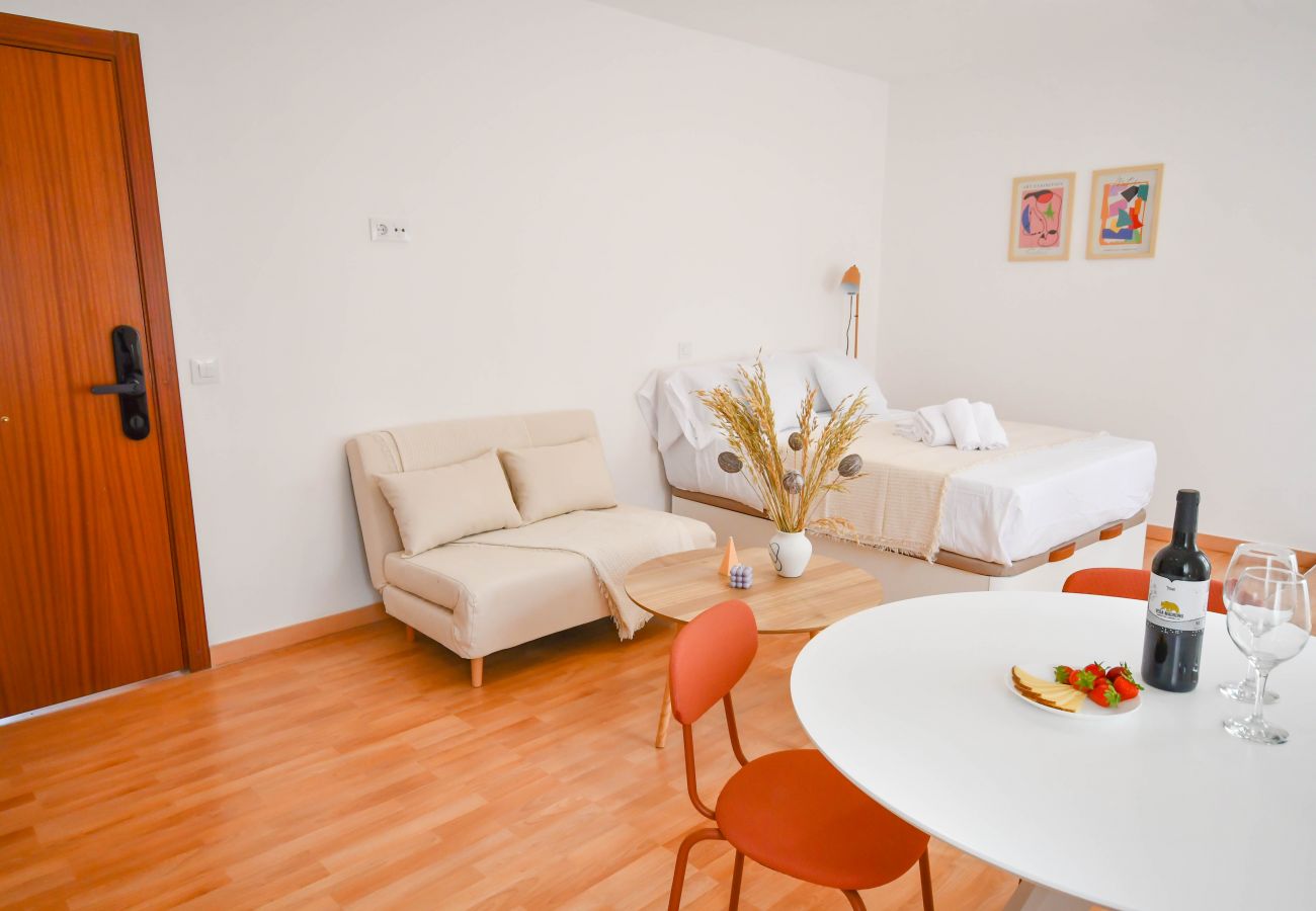 Studio in Madrid - ESTUDIO TETUAN  Studio in Madrid - ESTUDIO TETUAN