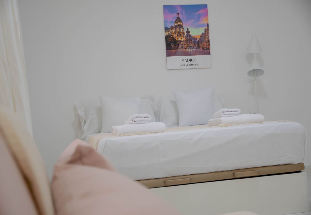 Studio in Madrid - ESTUDIO-TETUAN  Studio in Madrid - ESTUDIO-TETUAN