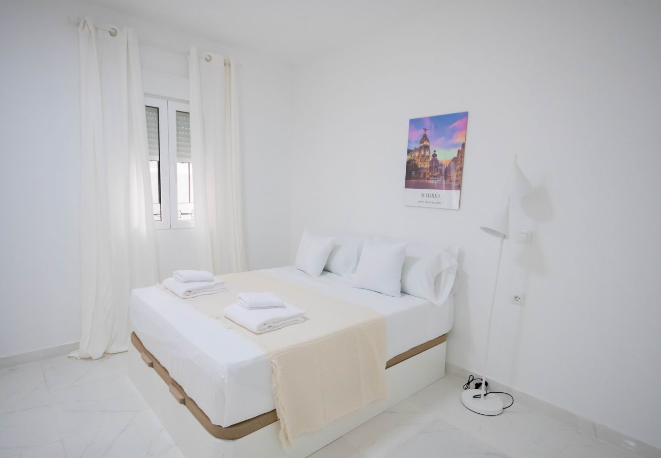 Studio in Madrid - ESTUDIO-TETUAN  Studio in Madrid - ESTUDIO-TETUAN