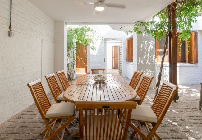 House in Luján de Cuyo -  Espectacular casa para grupos, opcional desayuno House in Luján de Cuyo -  Espectacular casa para grupos, opcional desayuno